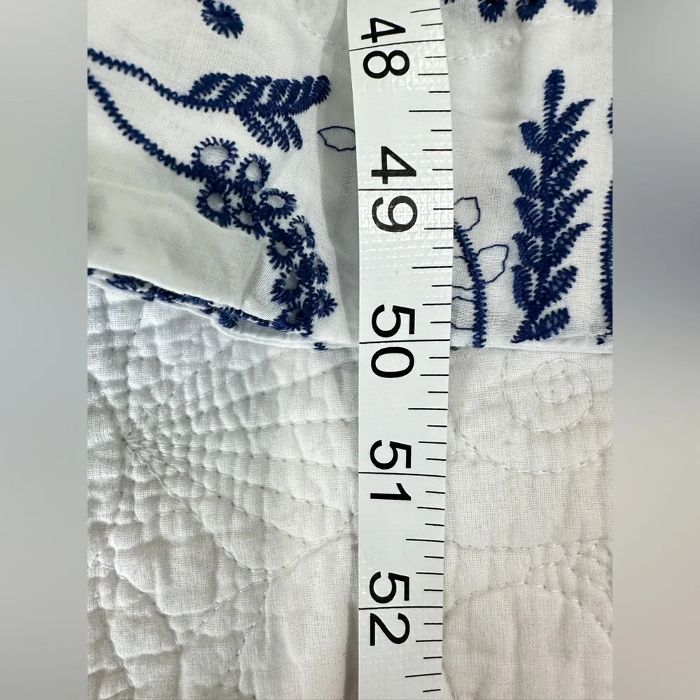 Taylor SZ 14 White and Blue Embroidered Floral Dress with stitched in slip - Picture 7 of 9